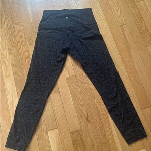 Lululemon Athletica Black Chic Print Leggings